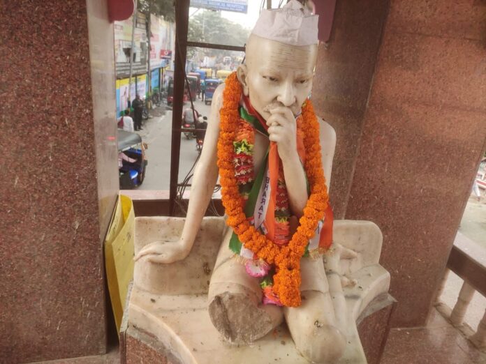 Gandhi Memorial at Laheriasarai Tower Chowk: A Heritage in Ruins