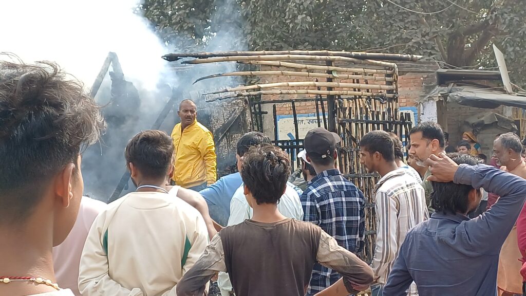 A fire safety expert demonstrating gas cylinder precautions to prevent explosions.